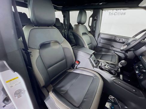 New 2025 Ford Bronco Outer Banks image 17