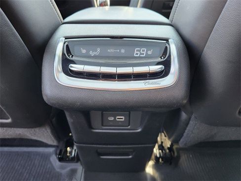 Certified 2022 Cadillac XT6 Premium Luxury w/ Platinum Package image 14