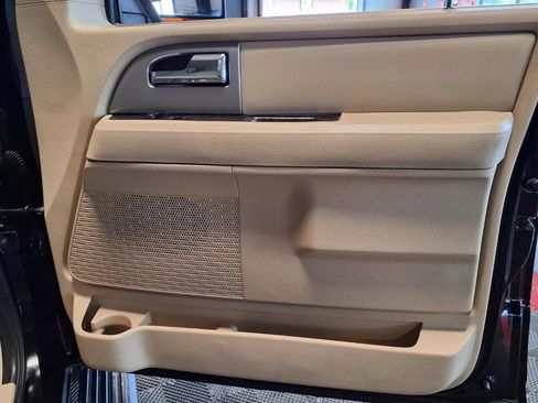 Used 2017 Ford Expedition Limited w/ Equipment Group 301A AWD/4WD image 14