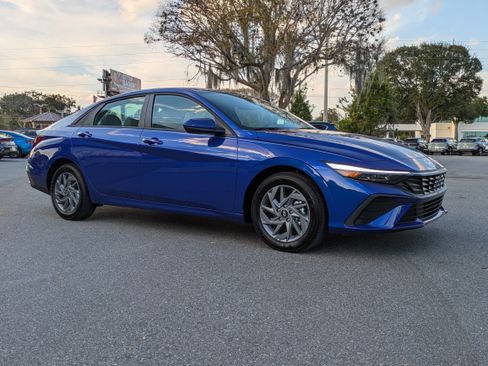 New 2026 Hyundai Elantra Blue image 2