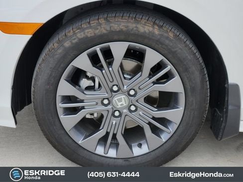 Certified 2026 Honda Odyssey Touring image 13