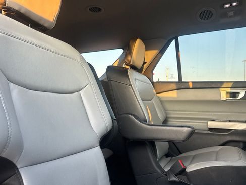 Used 2021 Ford Explorer XLT w/ Equipment Group 202A RWD image 30