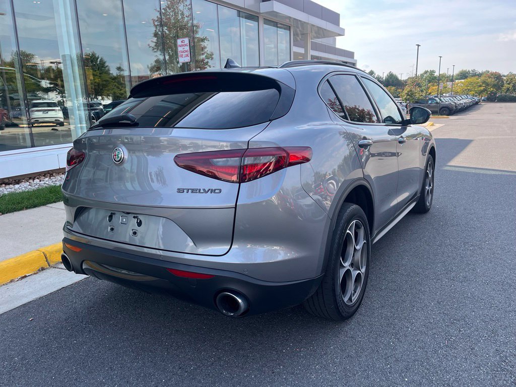 Used 2021 Alfa Romeo Stelvio Sprint w/ Nero Edizione AWD/4WD image 8
