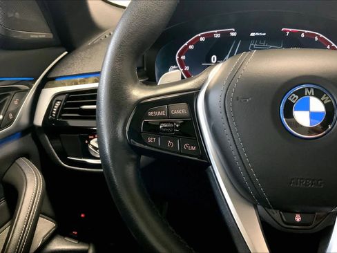 Certified 2023 BMW 530e xDrive w/ Premium Package image 23