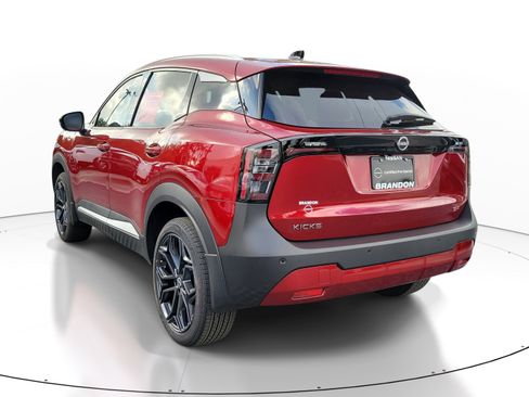 Certified 2026 Nissan Kicks SR FWD image 5