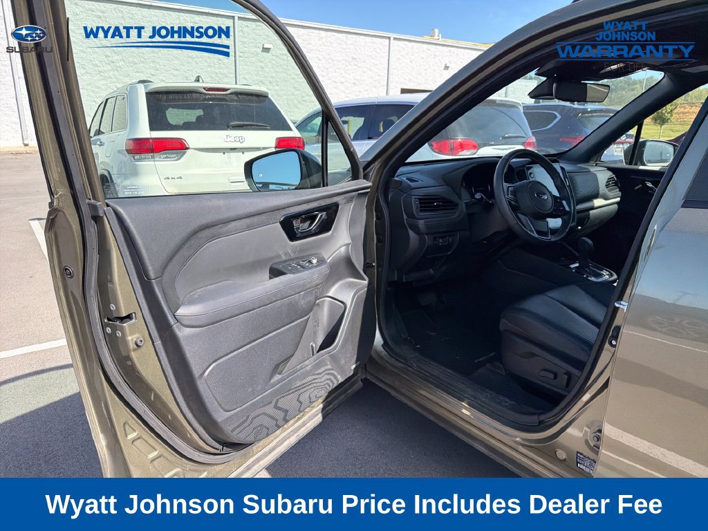 Used 2025 Subaru Forester Limited AWD/4WD image 18