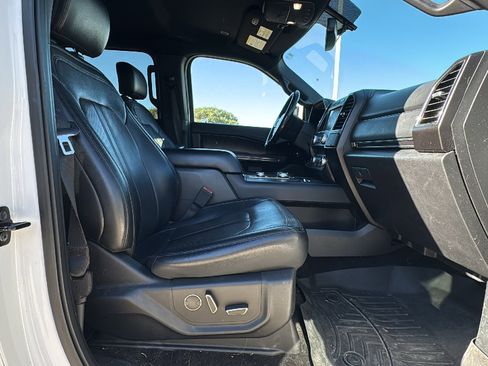 Used 2018 Ford Expedition Limited image 28