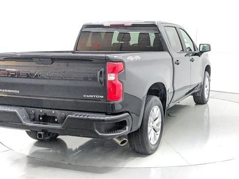 Used 2019 Chevrolet Silverado 1500 Custom w/ Custom Value Package image 6