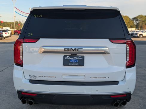 Used 2022 GMC Yukon Denali w/ Advanced Technology Package image 7