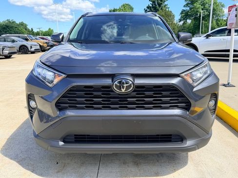 Used 2019 Toyota RAV4 XLE w/ Convenience Package AWD/4WD image 2