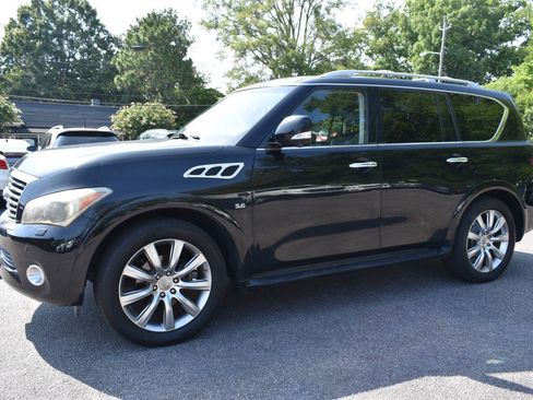 Used 2014 INFINITI QX80 4WD w/ Deluxe Touring Package image 2
