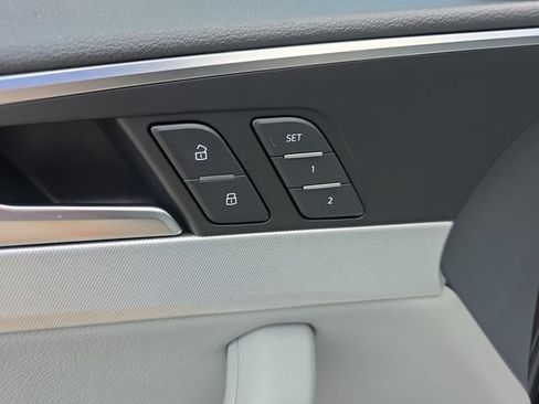 Used 2018 Audi A4 2.0T Ultra Premium w/ Convenience Package FWD image 17