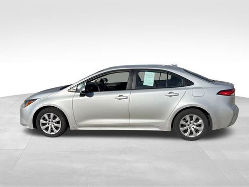 Used 2025 Toyota Corolla LE image 8