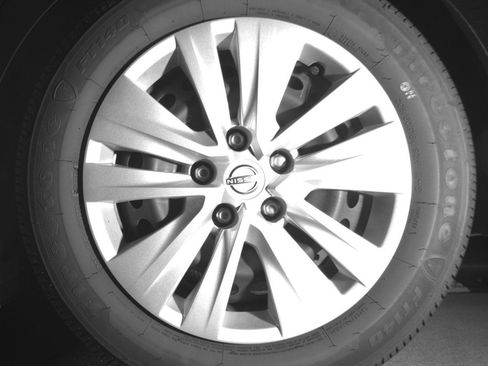 Used 2025 Nissan Sentra S FWD image 14
