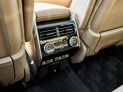 Used 2025 Land Rover Range Rover Long Wheelbase SE image 53