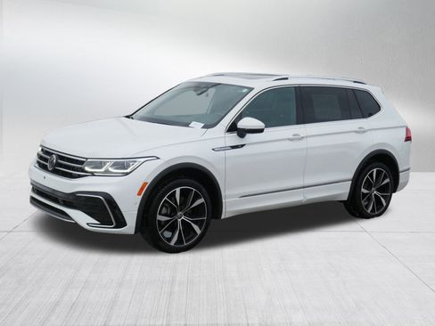 Used 2022 Volkswagen Tiguan SEL R-Line image 3