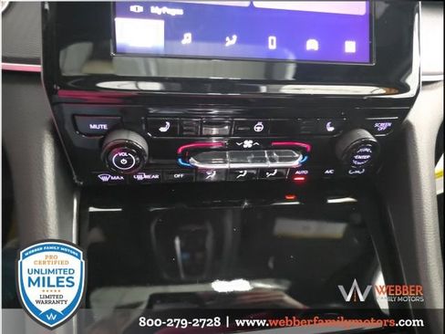 New 2025 Jeep Grand Cherokee Altitude image 19