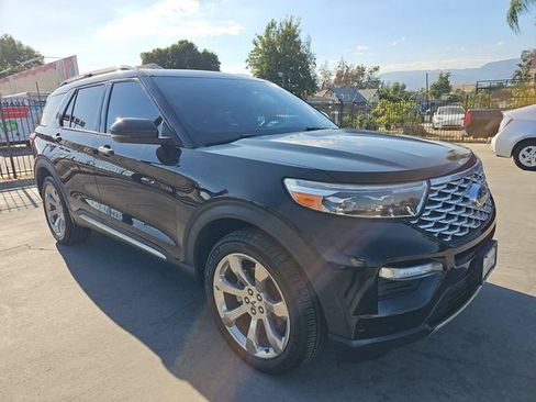 Used 2020 Ford Explorer Platinum w/ Premium Technology Package AWD/4WD image 2
