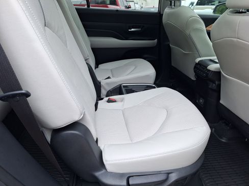 Used 2026 Toyota Grand Highlander AWD image 30