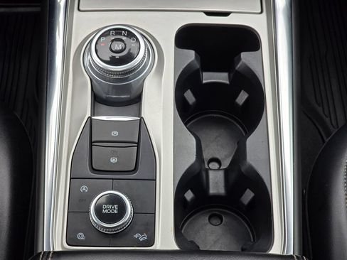 Used 2021 Ford Explorer XLT w/ Equipment Group 202A AWD/4WD image 40