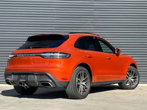 Certified 2025 Porsche Macan image 7
