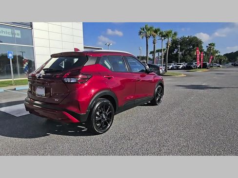 Used 2021 Nissan Kicks SV FWD image 33