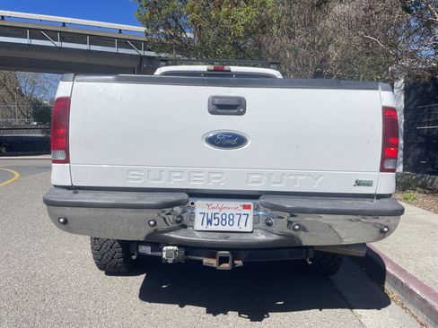 Used 2006 Ford F350 Lariat image 9