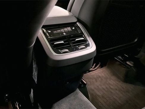 Certified 2023 Volvo XC60 B5 Ultimate w/ Climate Package image 34