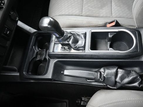 Used 2020 Toyota Tacoma SR image 19