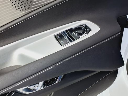 New 2025 Chevrolet Corvette E-Ray image 10