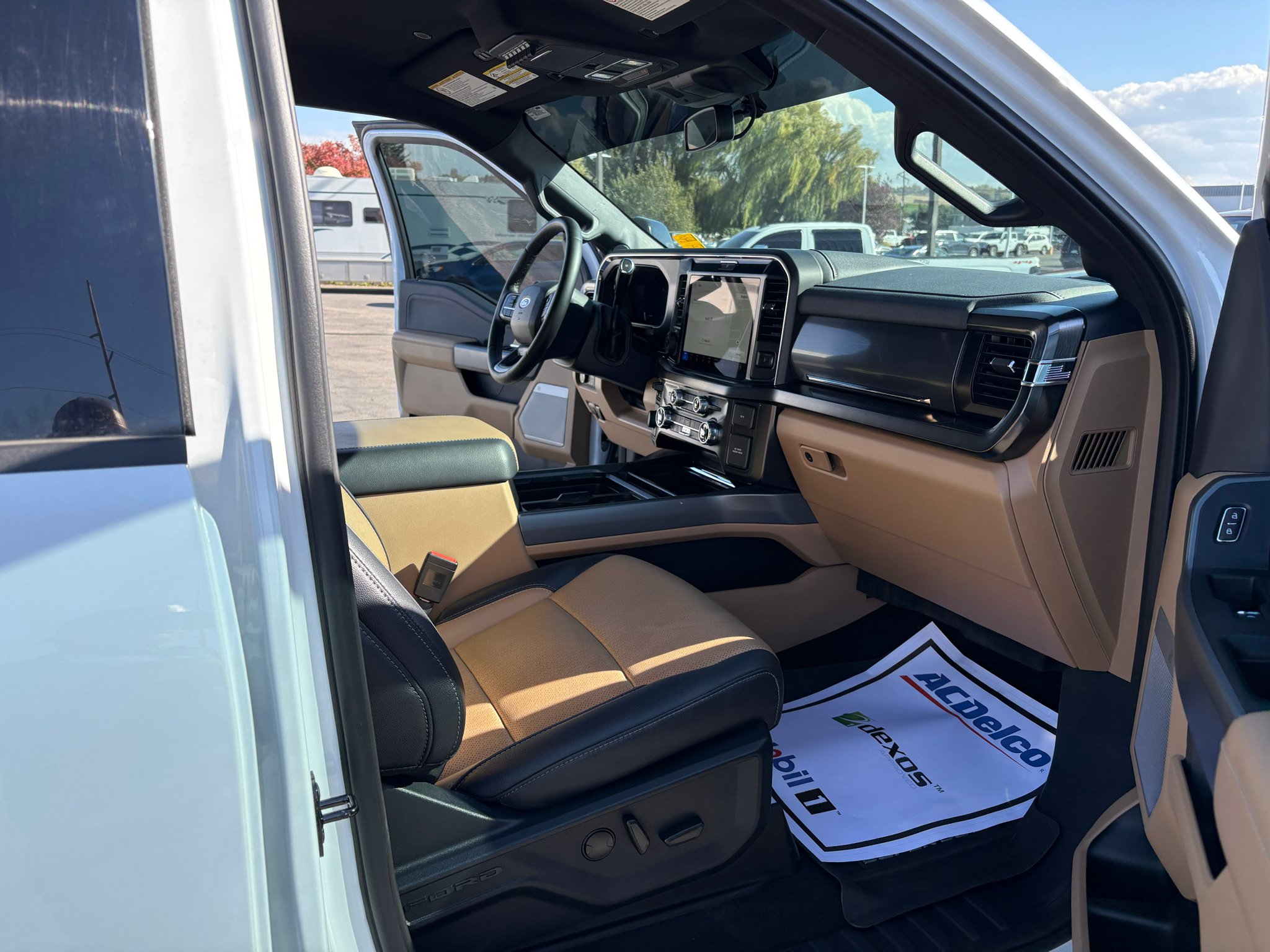 Used 2026 Ford F350 Lariat w/ Lariat Premium Package AWD/4WD image 26