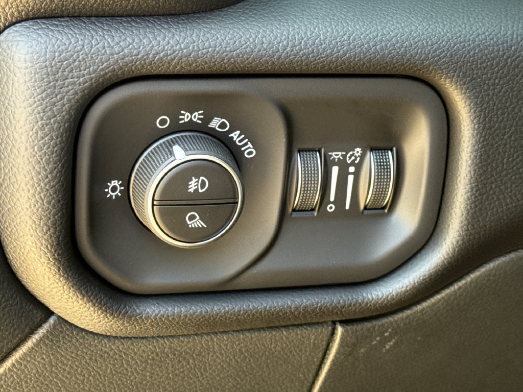 New 2027 RAM 2500 Laramie AWD/4WD image 24