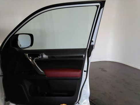 Used 2023 Lexus GX 460 Premium image 47