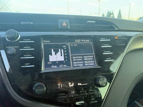 Used 2019 Toyota Camry SE image 9