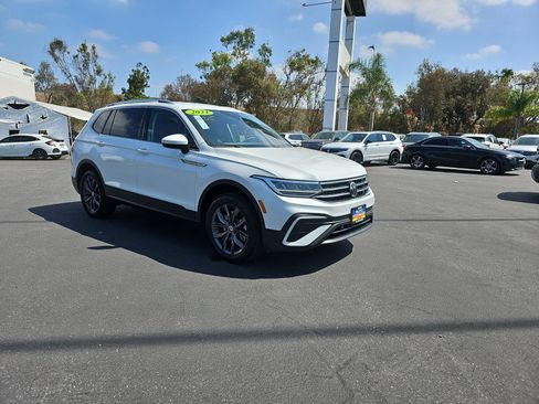 Used 2023 Volkswagen Tiguan SE FWD image 3