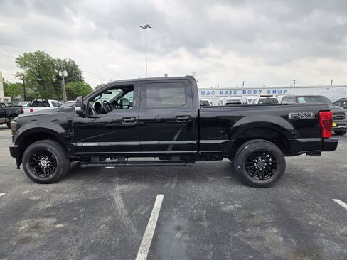 Used 2022 Ford F250 Lariat w/ Black Appearance Package AWD/4WD image 5