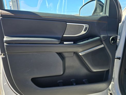 Used 2025 Ford Expedition Tremor AWD/4WD image 18