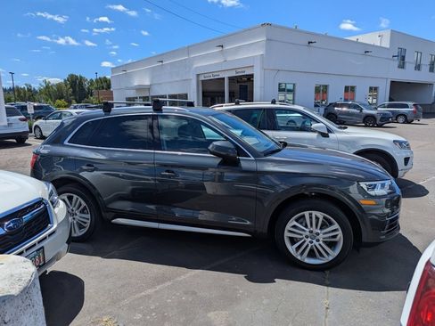 Used 2019 Audi Q5 2.0T Premium Plus w/ Premium Plus Package AWD/4WD image 7