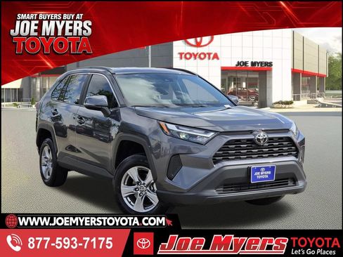 Used 2025 Toyota RAV4 XLE FWD image 1