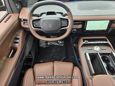 New 2026 Lincoln Navigator Reserve AWD/4WD image 9
