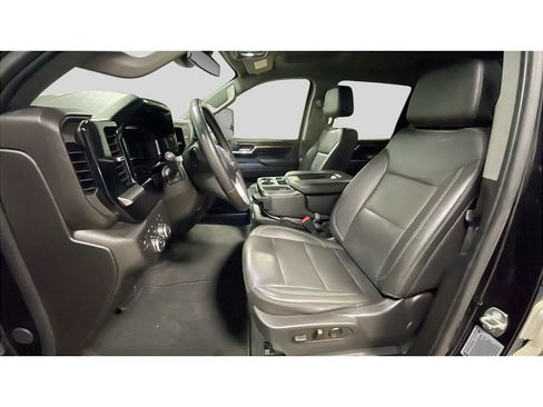 Used 2024 GMC Sierra 2500 SLT image 11