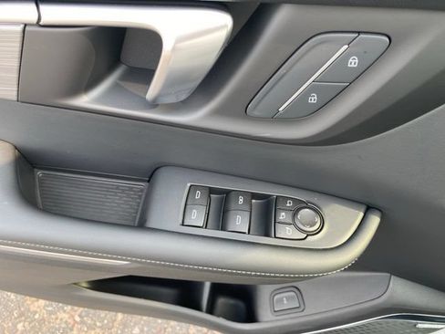 Used 2026 Buick Enclave Preferred AWD/4WD image 17