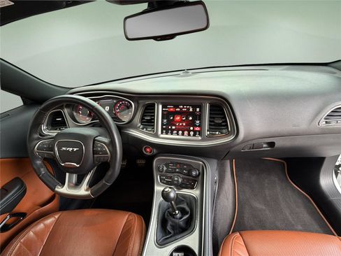 Used 2015 Dodge Challenger SRT Hellcat RWD image 21
