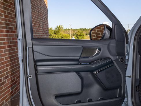 New 2025 Ford Expedition Platinum w/ Stealth Performance Package image 10