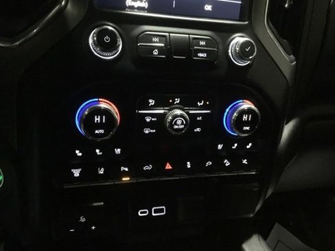 Used 2021 GMC Sierra 2500 Denali w/ Denali Black Diamond Edition image 43