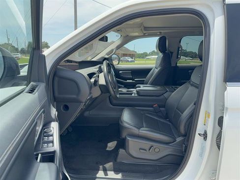Used 2025 Ford Expedition Platinum AWD/4WD image 8