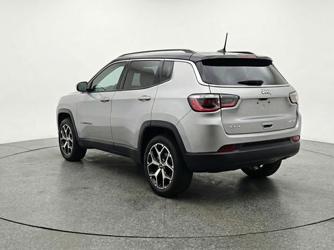 Used 2025 Jeep Compass Limited image 6