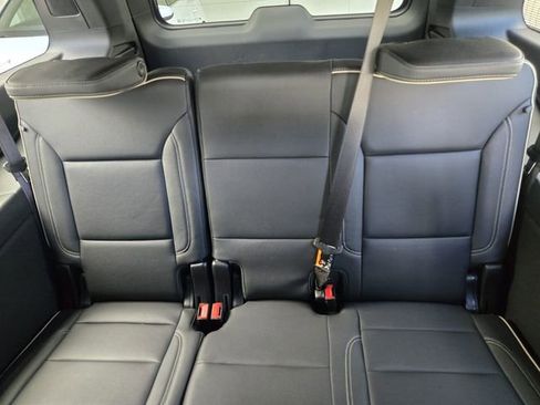 Used 2025 GMC Yukon XL Elevation image 20