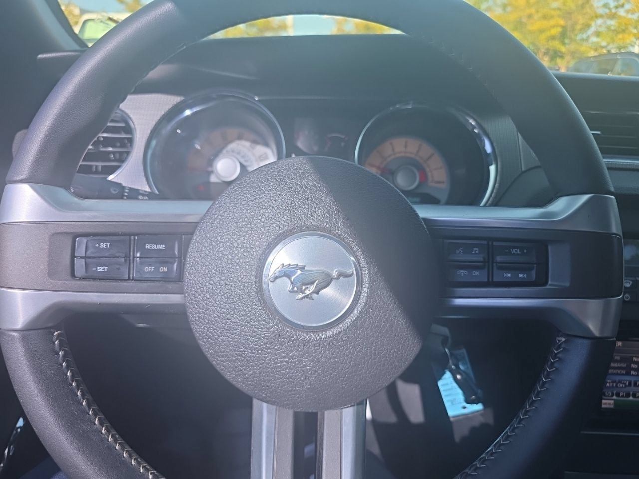 Used 2010 Ford Mustang GT Premium RWD image 19
