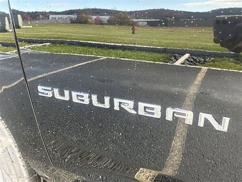 New 2026 Chevrolet Suburban LT w/ Comfort Package image 33